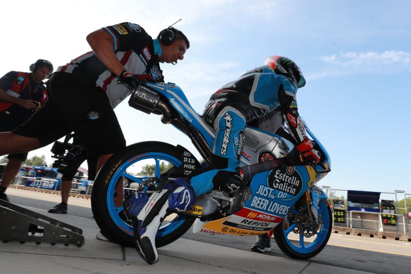 ARÓN ACABA LA PRIMERA JORNADA DE BRNO EN LA TERCERA POSICIÓN