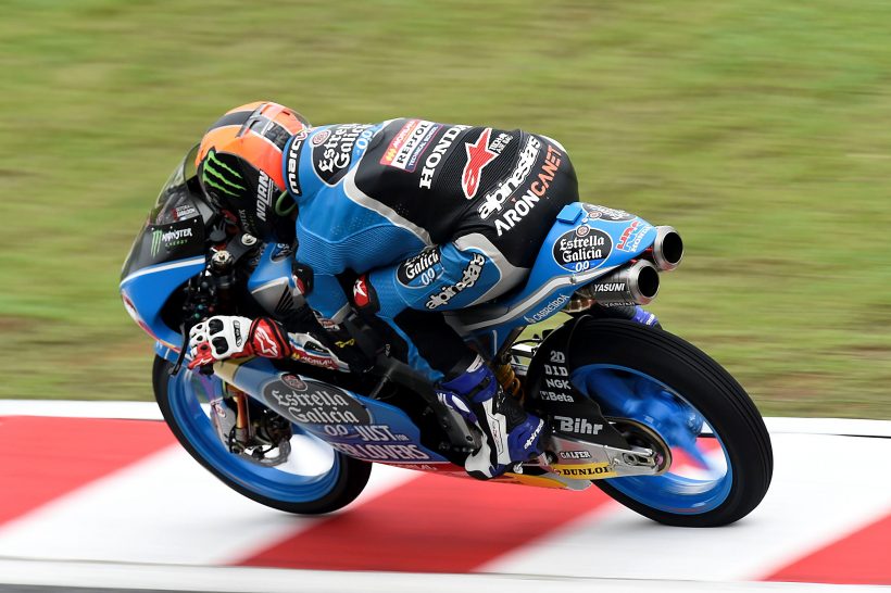 ARÓN SUFRE UNA CAÍDA EN LA QP DEL GP DE MALASIA Y ACABA CLASIFICADO DÉCIMO QUINTO DE PARRILLA