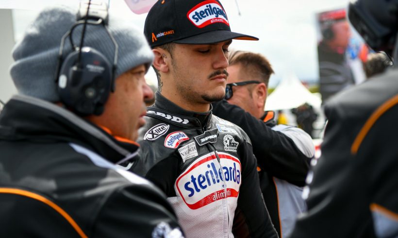 ARÓN SE VA AL SUELO EN PHILLIP ISLAND Y SOLO PUEDE LUCHAR YA POR EL SUBCAMPEONATO