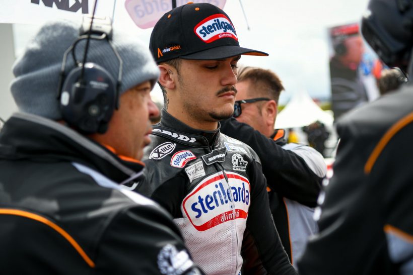 ARÓN SE VA AL SUELO EN PHILLIP ISLAND Y SOLO PUEDE LUCHAR YA POR EL SUBCAMPEONATO