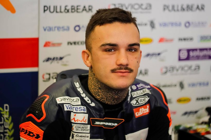 ARÓN SEPTIMO PESE A SER PRUDENTE POR EL ASFALTO HÚMEDO DE LE MANS