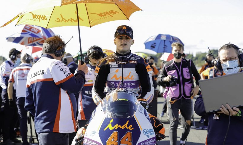 MAL RESULTADO PARA UNA BUENA CARRERA, ARÓN ACABA POR LOS SUELOS EN CHESTE