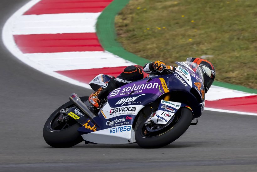 TERCERA FILA DE PARRILLA PARA ARÓN EN PORTIMÃO