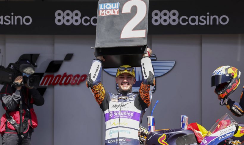 PRIMER PODIO DE MOTO2™, ARÓN SEGUNDO EN PORTIMÃO
