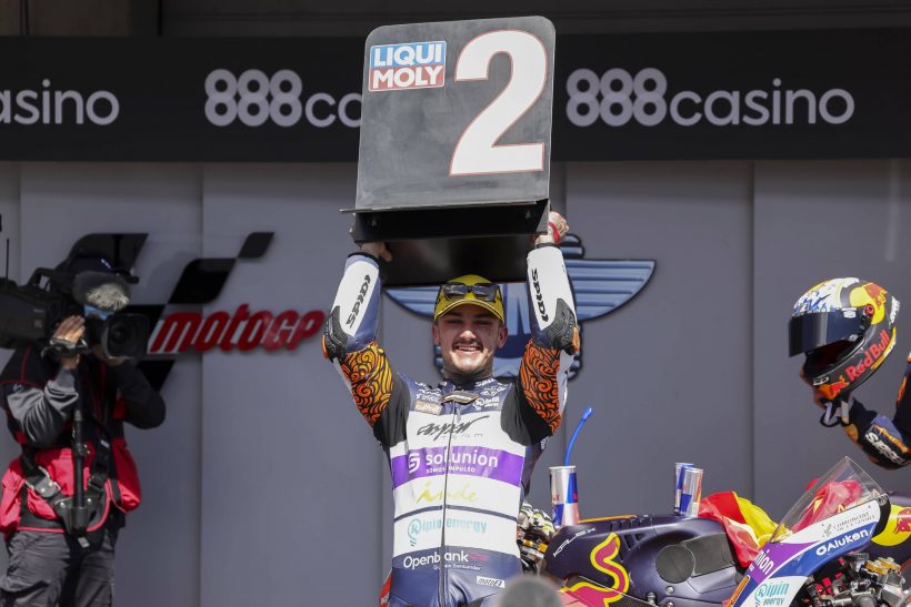 PRIMER PODIO DE MOTO2™, ARÓN SEGUNDO EN PORTIMÃO