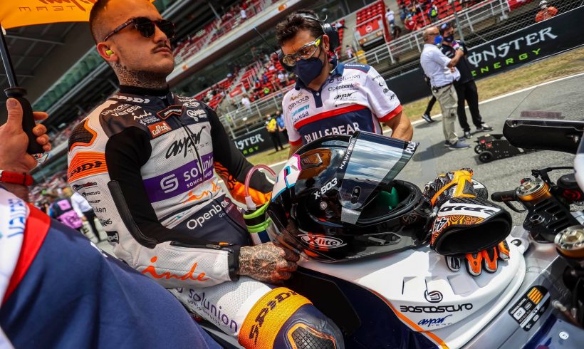 CATALUNYA GP: CAÍDA DE ARÓN EN LOS COMPASES INICIALES DE LA CARRERA