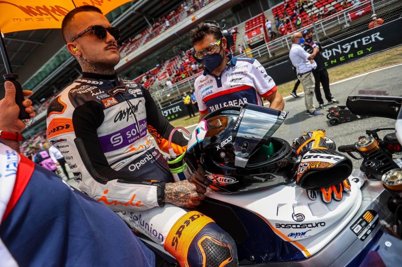 CATALUNYA GP: CAÍDA DE ARÓN EN LOS COMPASES INICIALES DE LA CARRERA