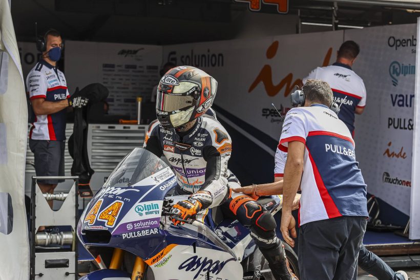 ARÓN SE VA DE ASSEN ‘EN BLANCO’, CAÍDA A CINCO VUELTAS DEL FINAL