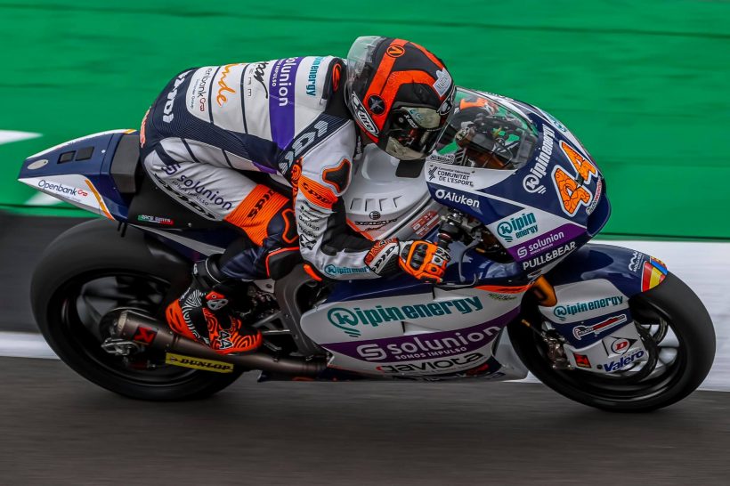 ARÓN TERMINA LA PRIMERA JORNADA DEL BRITISHGP EN DÉCIMA POSICIÓN