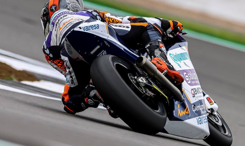 ARÓN TERMINA LA FP3 PRIMERO CON RÉCORD DE SILVERSTONE