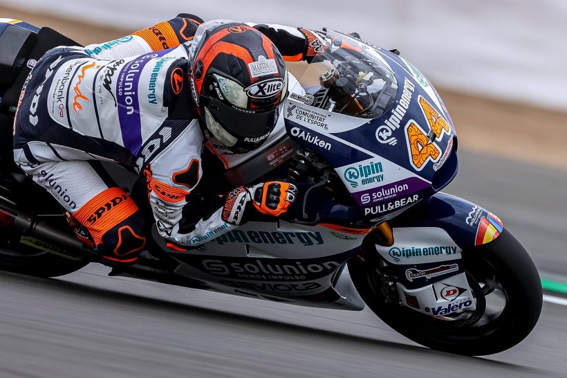 ARÓN OCTAVO EN LA Q2 DE MOTO2™ DEL GRAN PREMIO DE GRAN BRETAÑA ARÓN OCTAVO EN LA Q2 DE MOTO2™ DEL GRAN PREMIO DE GRAN BRETAÑA