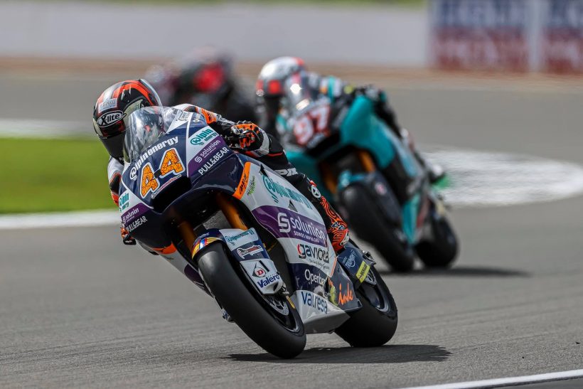 ARÓN SE MARCHA DE SILVERSTONE CON UNA SÉPTIMA POSICIÓN