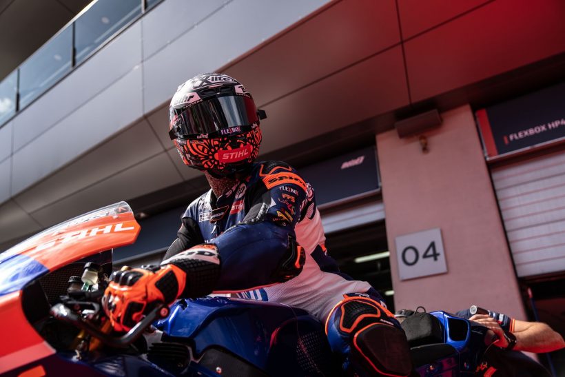 ARÓN ACABA POR EL SUELO EN LA Q2 DEL GP DE AUSTRIA, ARRANCARÁ DÉCIMO TERCERO DE PARRILLA