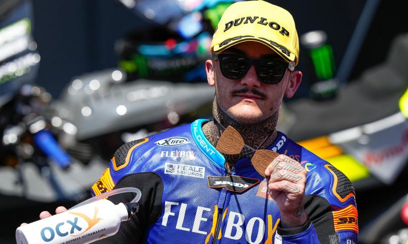 ARÓN RETORNA DE LAS VACACIONES CON LAS PILAS CARGADAS