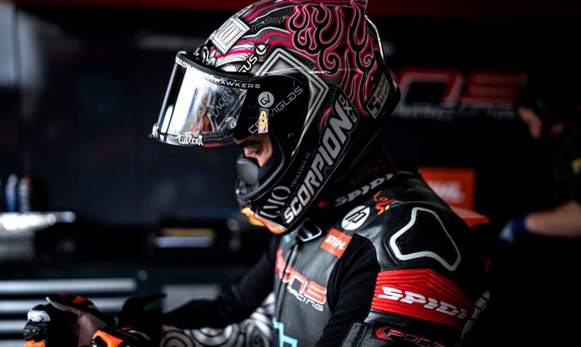 ARÓN SE COMPRA UNA ‘PARCELA’ EN SACHSENRING, CAÍDA EN LOS COMPASES INICIALES DE LA CARRERA