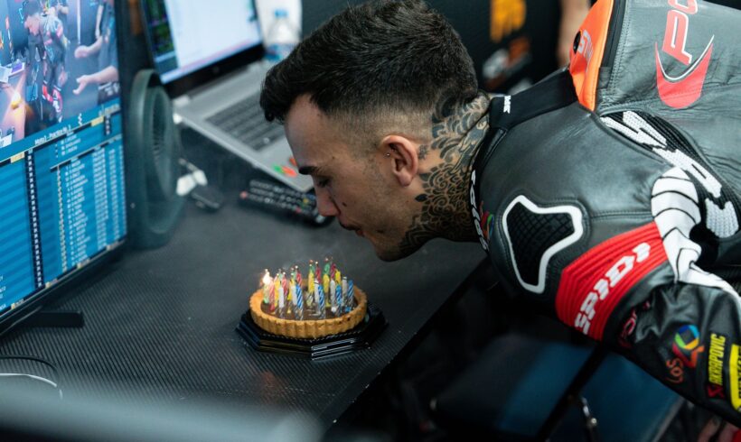 ARÓN SÉPTIMO DE LA Q2 EN MOTEGI EN EL DÍA DE SU VIGÉSIMO CUARTO CUMPLEAÑOS