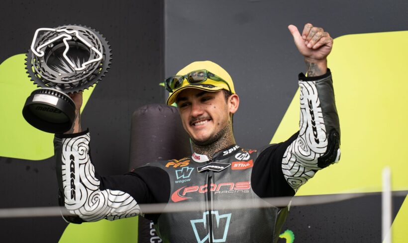 ARÓN SEGUNDO EN SILVERSTONE, NUEVO PODIO PERO SE RESISTE LA VICTORIA DE MOTO2™