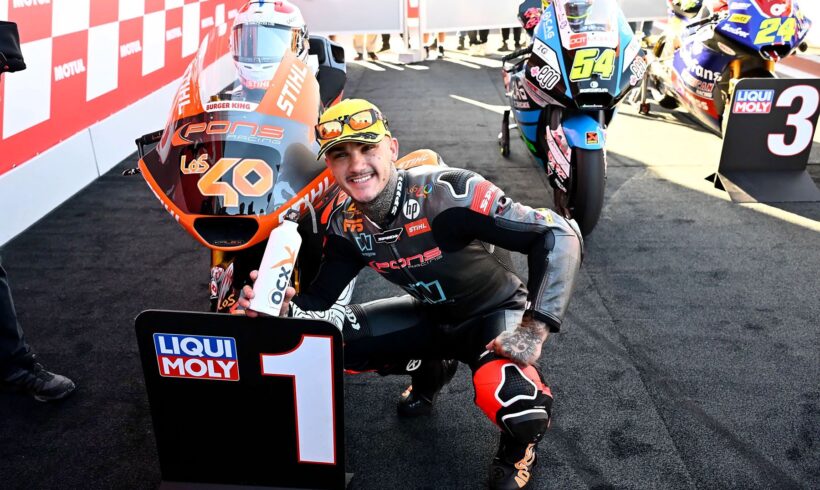 ARÓN SE LUCE ANTE SUS PAISANOS, POLE DE MOTO2™ EN EL #VALENCIAGP