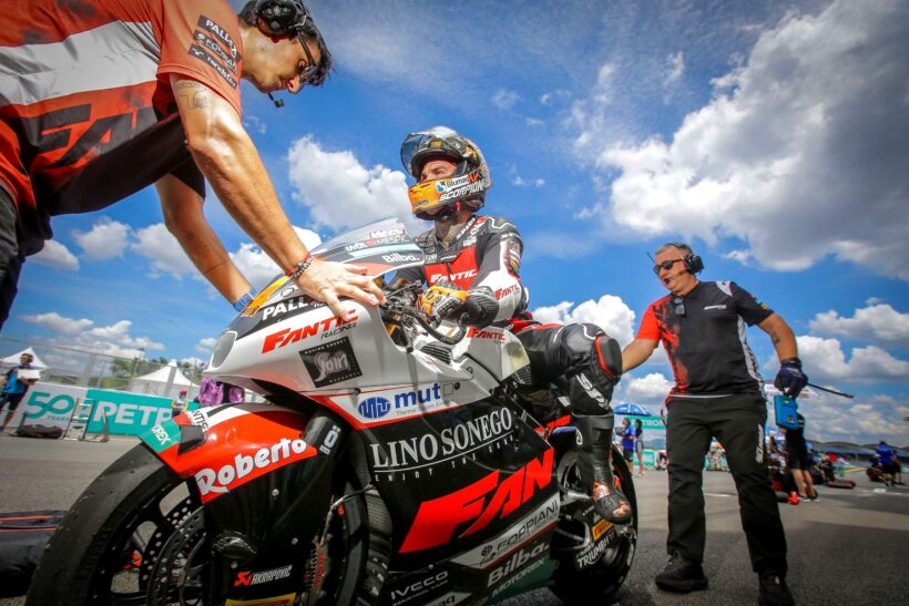 ARÓN OCTAVO EN SEPANG Y SUBCAMPEÓN DEL MUNDO DE MOTO2™