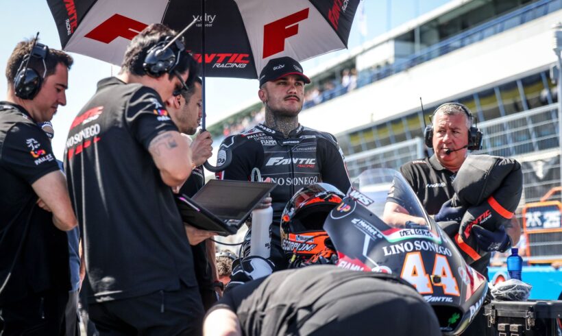 ARÓN CONCLUYE EL GP DE JEREZ OCTAVO TRAS UNA COMPLICADA CARRERA